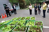 이기일 보건복지부 제1차관은 장마철을 앞두고 사회복지시설의 안전관리 실태를 점검하기 위해 6월 13일(금) 15시, 서울 관악구에 위치한 '서울숲요양원'을 방문했다.